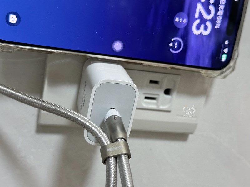 [生活]堅韌者【TOUGHER編織掛繩急速充電線】Cindy